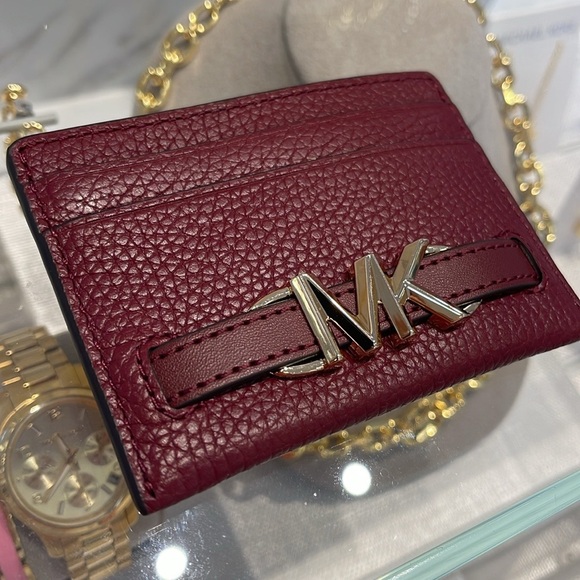 MICHAEL KORS
Reed Large Pebbled Leather Card Holder Case
Dark Cherry 
NWT - Picture 8 of 16